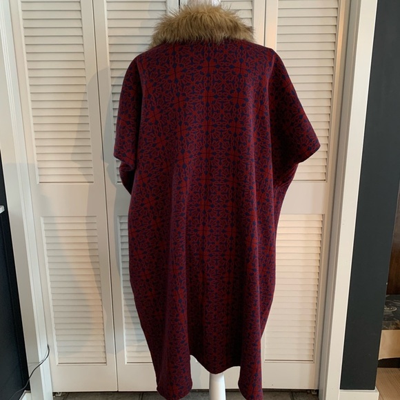 Cost Plus World Market Women’s Oversized Blue Red Coat Faux Fur Removable Collar - Picture 2 of 7